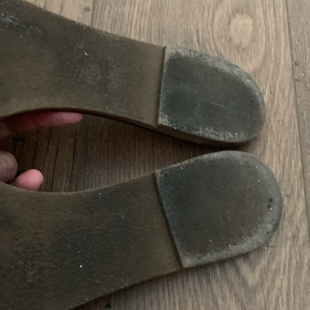 Shoes - Picture 4 of 4